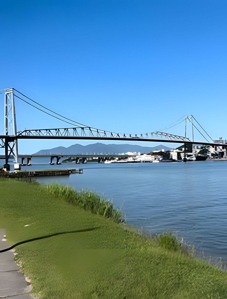 Ótima localização a poucos metros Av Beira-mar